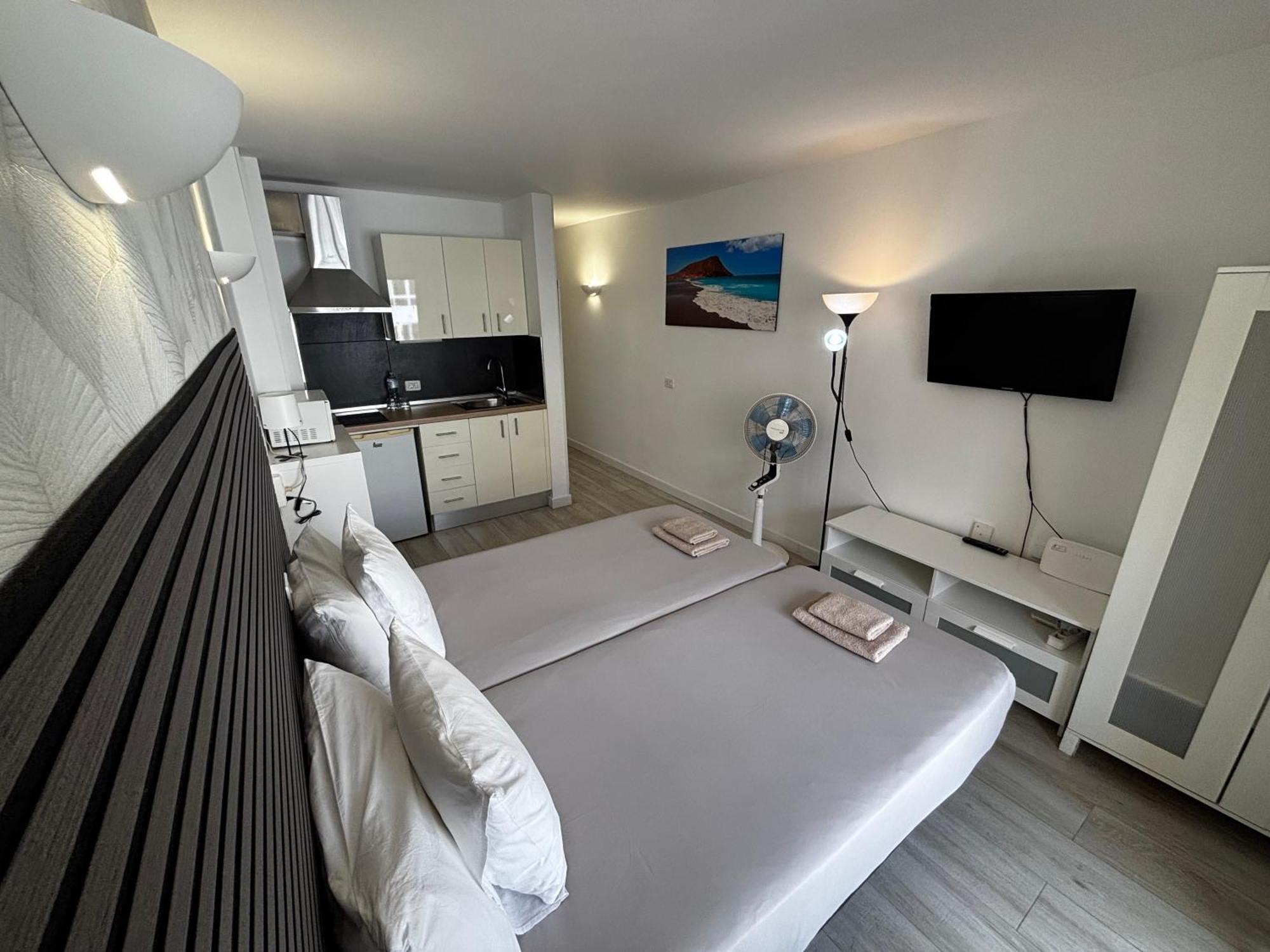 Cozy In Cristianos Free Wifi Apartamento Arona (Tenerife)